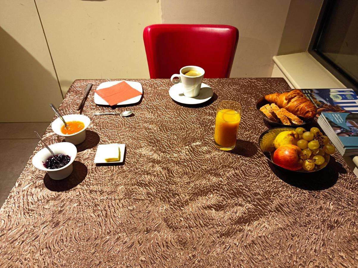 Bed and Breakfast Les Pierres Folles Rozier-en-Donzy Exteriér fotografie