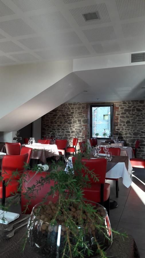 Bed and Breakfast Les Pierres Folles Rozier-en-Donzy Exteriér fotografie