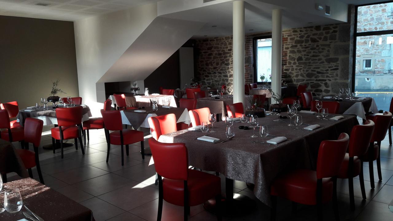 Bed and Breakfast Les Pierres Folles Rozier-en-Donzy Exteriér fotografie